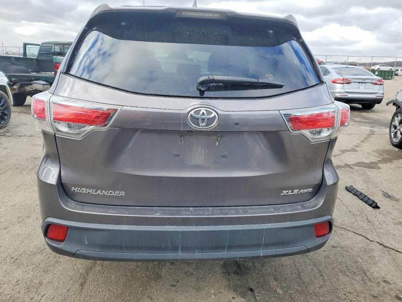 Photo 6 from auction – 2016 TOYOTA HIGHLANDER with VIN 5TDJKRFH6GS291434