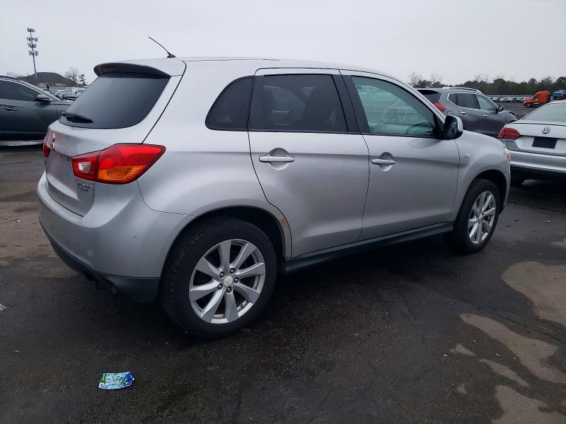 Photo 3 from auction – 2013 MITSUBISHI OUTLANDER with VIN 4A4AP3AU2DE019833
