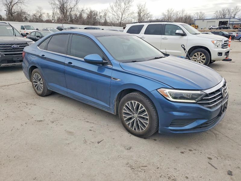 Photo 4 from auction – 2019 VOLKSWAGEN JETTA SEL with VIN 3VWE57BU1KM098002