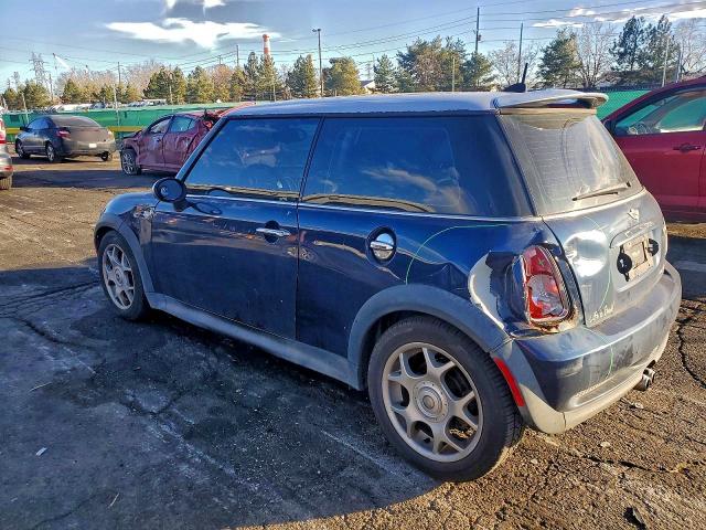 Photo 2 from auction – 2006 MINI COOPER S with VIN WMWRE335X6TJ40885