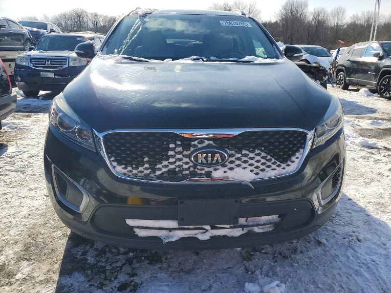Photo 5 from auction – 2017 KIA SORENTO LX with VIN 5XYPGDA35HG290428