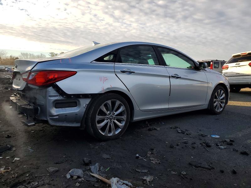 Photo 3 from auction – 2013 HYUNDAI SONATA SE with VIN 5NPEC4AC3DH635137