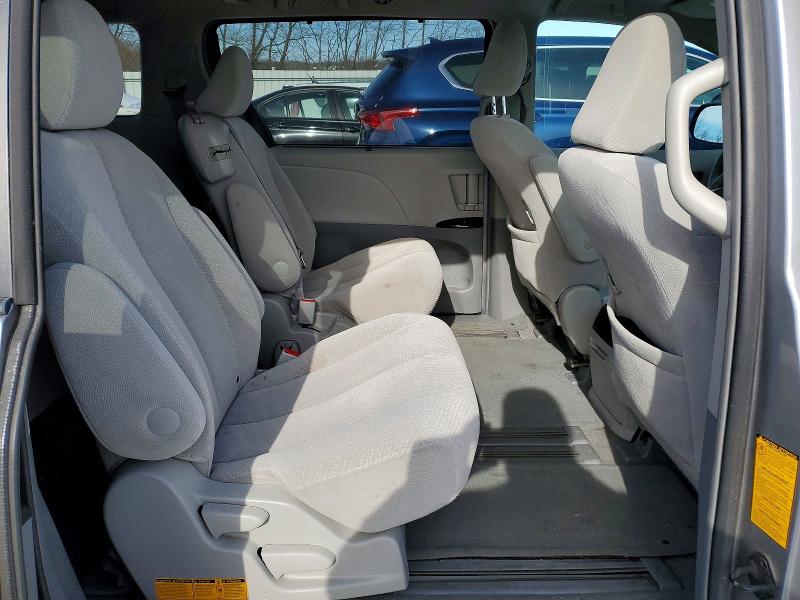 Photo 11 from auction – 2011 TOYOTA SIENNA LE with VIN 5TDKK3DC0BS022847