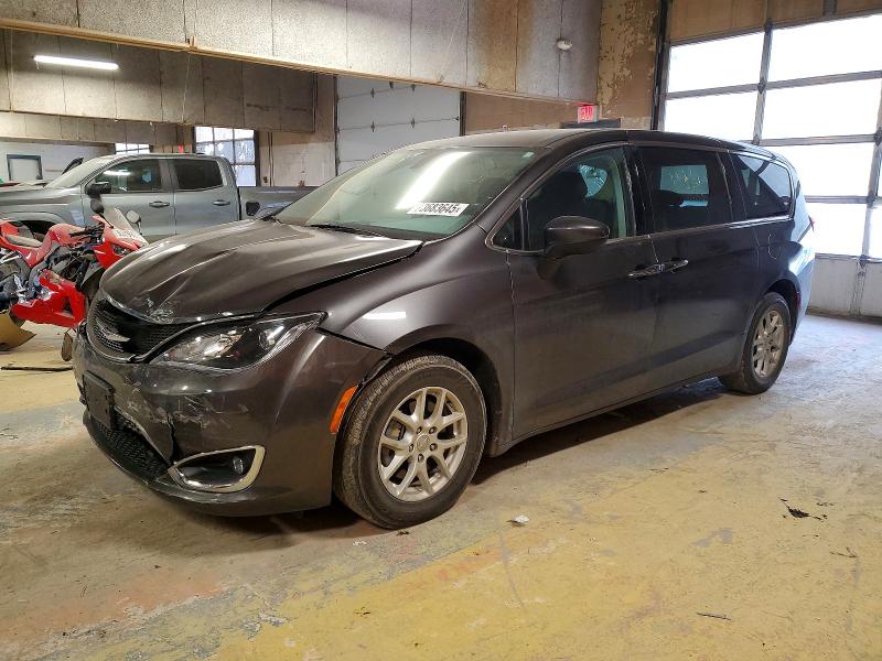 CHRYSLER PACIFICA T 2017 with VIN 2C4RC1BG3HR745678 - Photo from auction