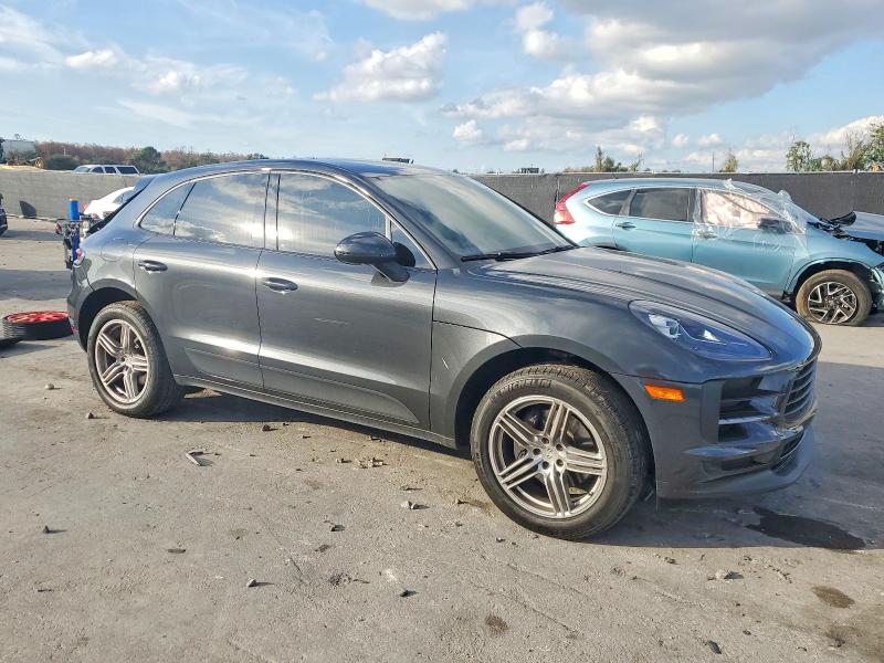 Photo 4 from auction – 2019 PORSCHE MACAN with VIN WP1AA2A54KLB05325