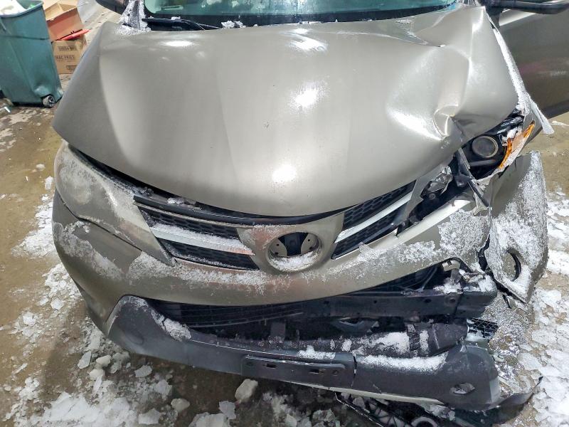 Photo 12 from auction – 2015 TOYOTA RAV4 XLE with VIN JTMRFREVXFD128018