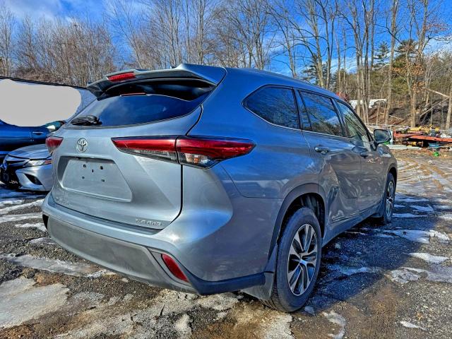 Photo 4 from auction – 2022 TOYOTA HIGHLANDER with VIN 5TDGZRBH5NS214773