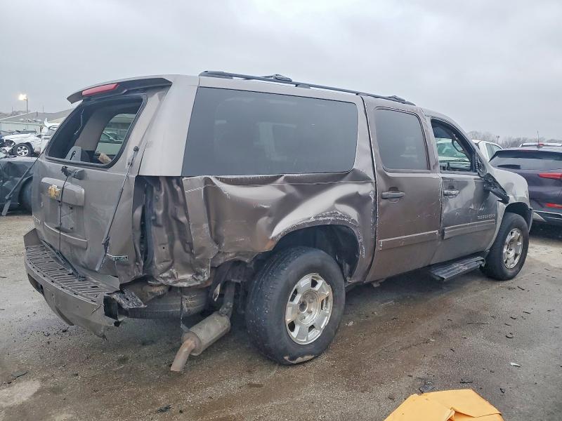 Photo 3 from auction – 2011 CHEVROLET SUBURBAN K with VIN 1GNSKHE31BR161757