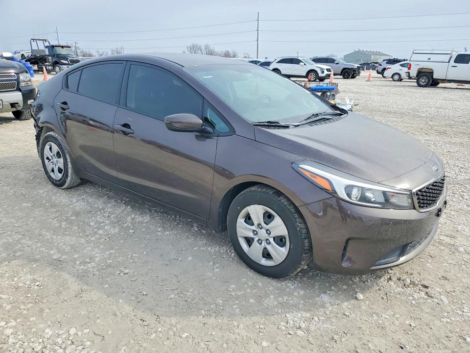 Photo 4 from auction – 2017 KIA FORTE LX with VIN 3KPFK4A78HE125001