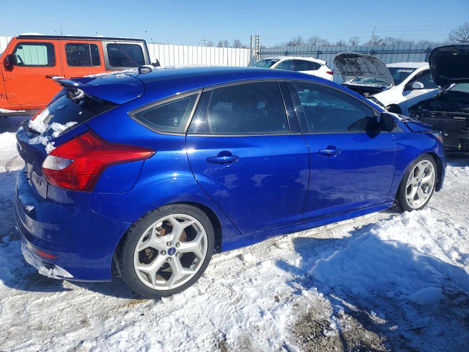 Photo 3 from auction – 2013 FORD FOCUS ST with VIN 1FADP3L9XDL255077