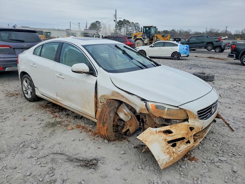 Photo 4 from auction – 2015 VOLVO S60 PLATIN with VIN YV140MFD8F1313149