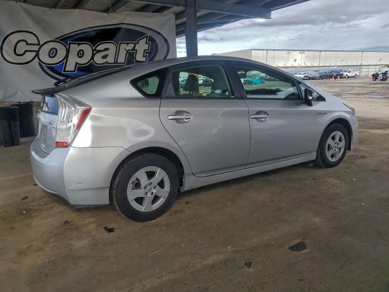 Photo 3 from auction – 2011 TOYOTA PRIUS with VIN JTDKN3DU6B5321880