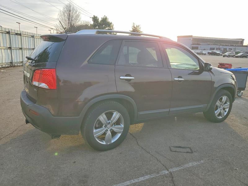 Photo 3 from auction – 2012 KIA SORENTO EX with VIN 5XYKU3A61CG242103