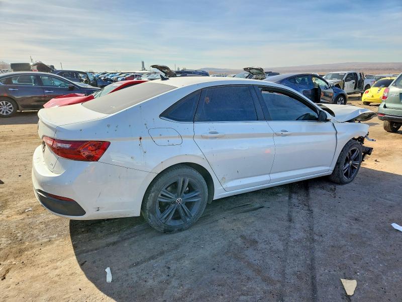 Photo 3 from auction – 2024 VOLKSWAGEN JETTA with VIN 3VWEM7BU5RM001235