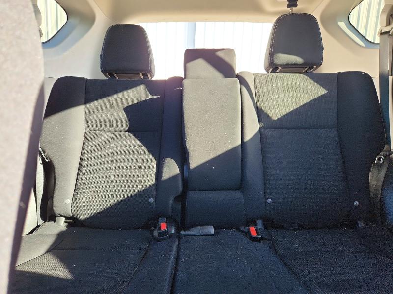 Photo 10 from auction – 2018 TOYOTA RAV4 with VIN 2T3WFREV8JW499144