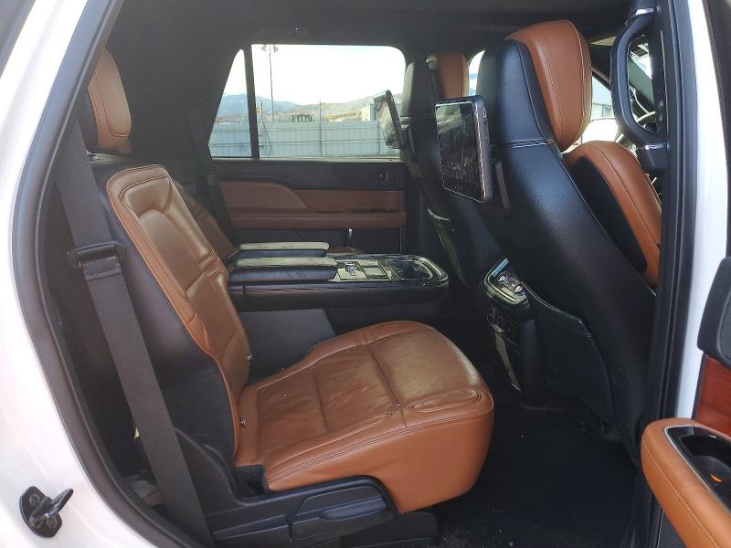 Photo 11 from auction – 2018 LINCOLN NAVIGATOR with VIN 5LMJJ2LT5JEL03677