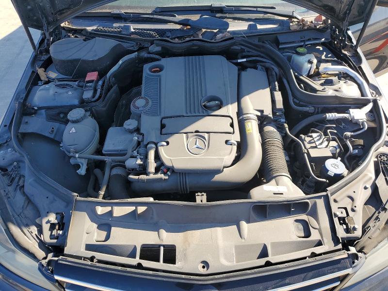 Photo 11 from auction – 2014 MERCEDES-BENZ C with VIN WDDGF4HB8EA929676