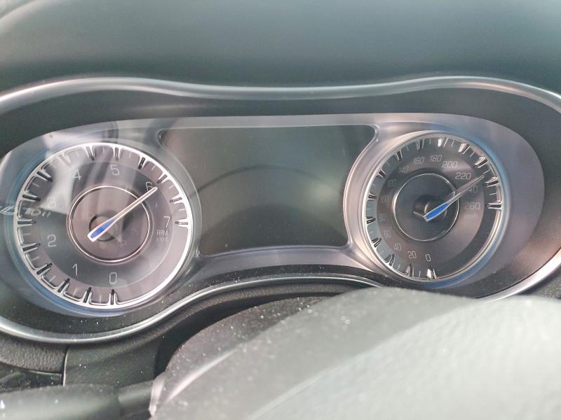 Photo 9 from auction – 2018 CHRYSLER 300 S with VIN 2C3CCABT8JH202099