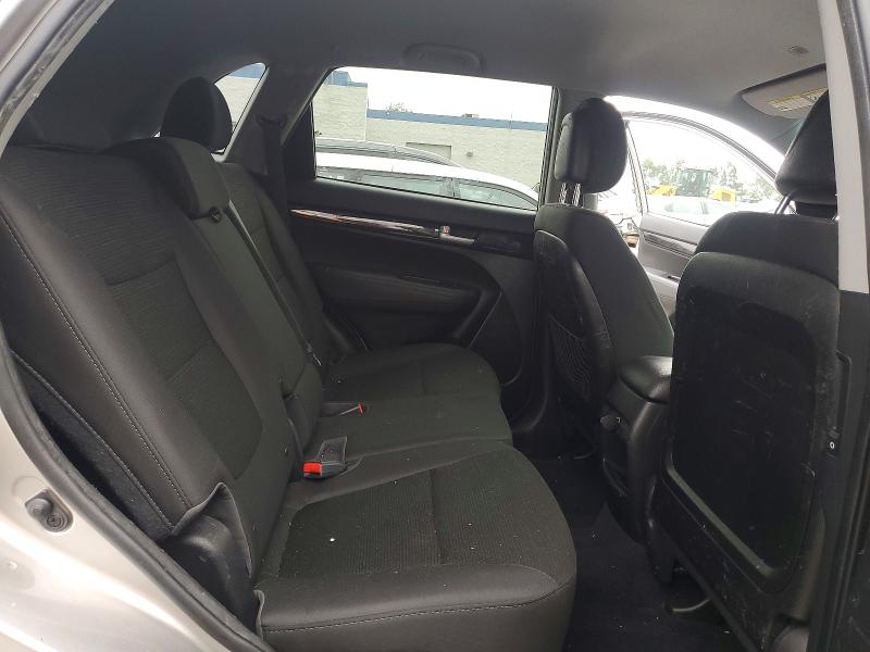 Photo 10 from auction – 2015 KIA SORENTO LX with VIN 5XYKT3A62FG581928