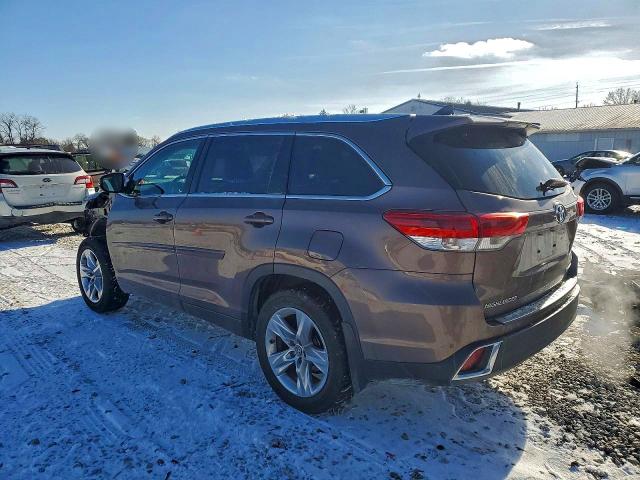 Photo 2 from auction – 2017 TOYOTA HIGHLANDER with VIN 5TDDZRFH3HS445995