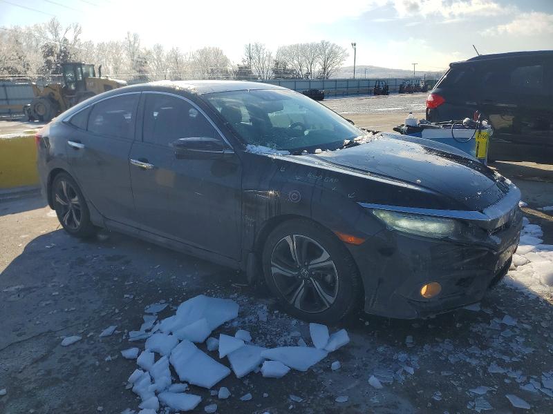 Photo 4 from auction – 2016 HONDA CIVIC TOUR with VIN 19XFC1F94GE010495