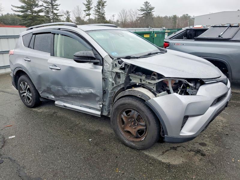 Photo 4 from auction – 2018 TOYOTA RAV4 LE with VIN JTMBFREV8JJ236147