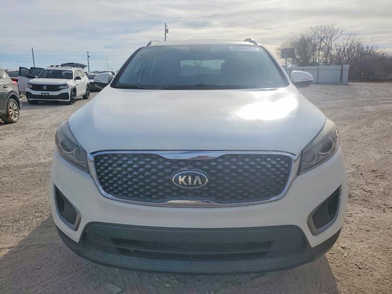 Photo 5 from auction – 2016 KIA SORENTO LX with VIN 5XYPG4A33GG117943