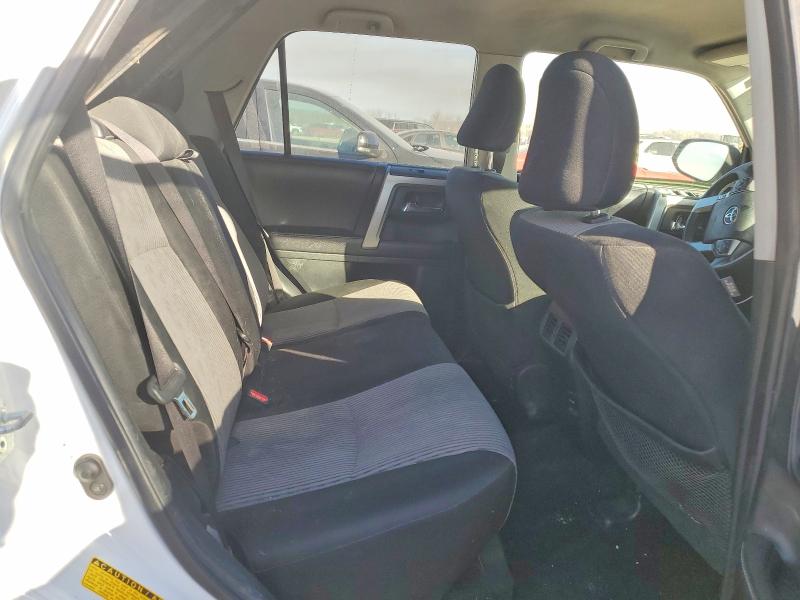 Photo 10 from auction – 2018 TOYOTA 4RUNNER SR with VIN JTEZU5JR2J5167496