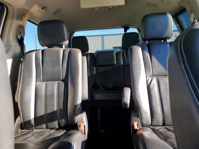 Photo 10 from auction – 2013 CHRYSLER TOWN & COU with VIN 2C4RC1BG4DR657989