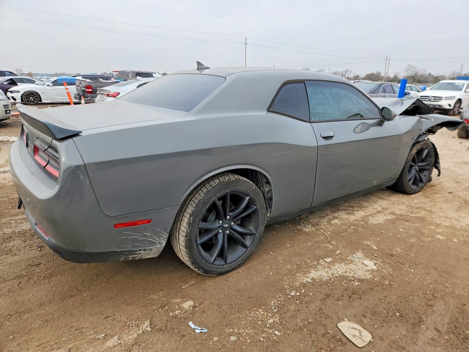Photo 3 from auction – 2018 DODGE CHALLENGER with VIN 2C3CDZBT8JH162103