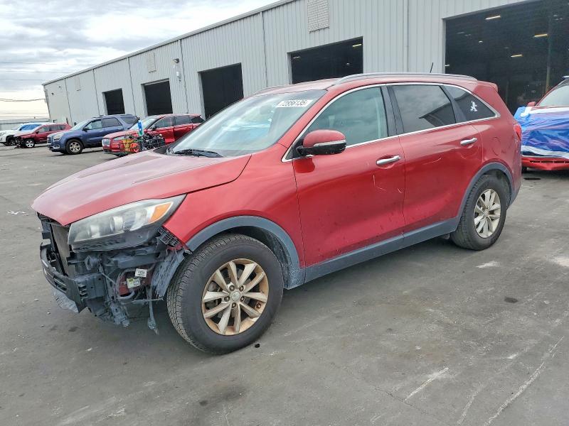 KIA SORENTO LX 2017 with VIN 5XYPG4A50HG214701 - Photo from auction