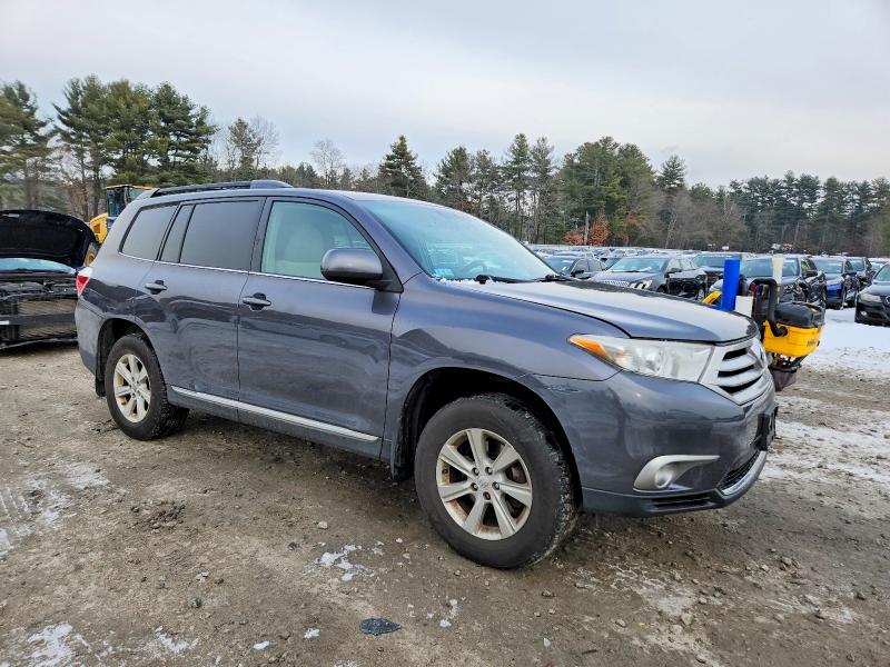 Фото 4 с аукциона – 2013 TOYOTA HIGHLANDER с VIN 5TDBK3EH5DS190027