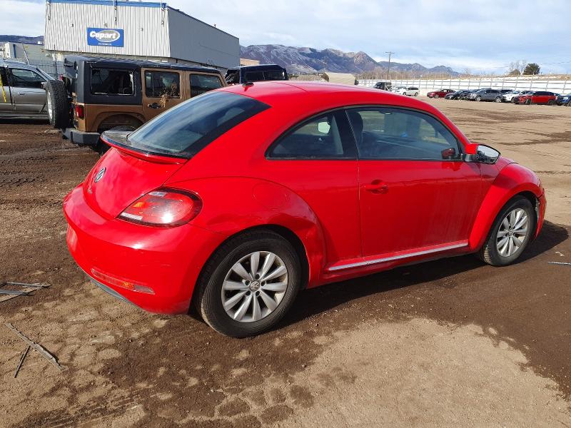 Photo 3 from auction – 2019 VOLKSWAGEN BEETLE S with VIN 3VWFD7AT3KM719062