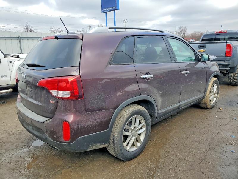 Photo 3 from auction – 2015 KIA SORENTO LX with VIN 5XYKT3A67FG560542