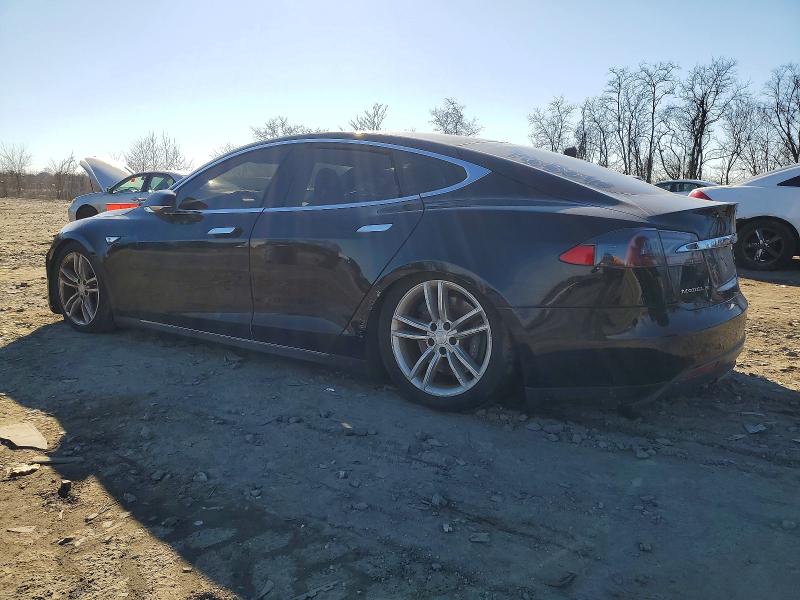 Photo 2 from auction – 2013 TESLA MODEL S with VIN 5YJSA1CG6DFP08040