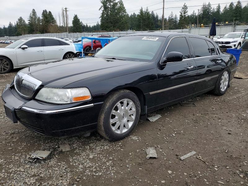 LINCOLN TOWN CAR 2011 with VIN 2LNBL8FV2BX756642 - Photo from auction