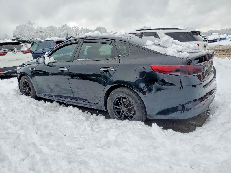 Photo 2 from auction – 2016 KIA OPTIMA with VIN 5XXGT4L35GG032129