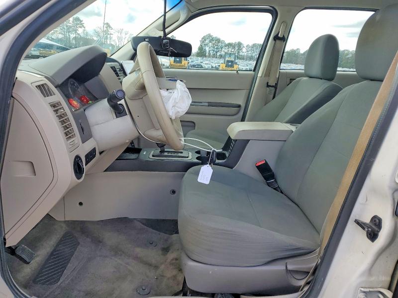 Photo 7 from auction – 2011 FORD ESCAPE XLS with VIN 1FMCU0C72BKA90880
