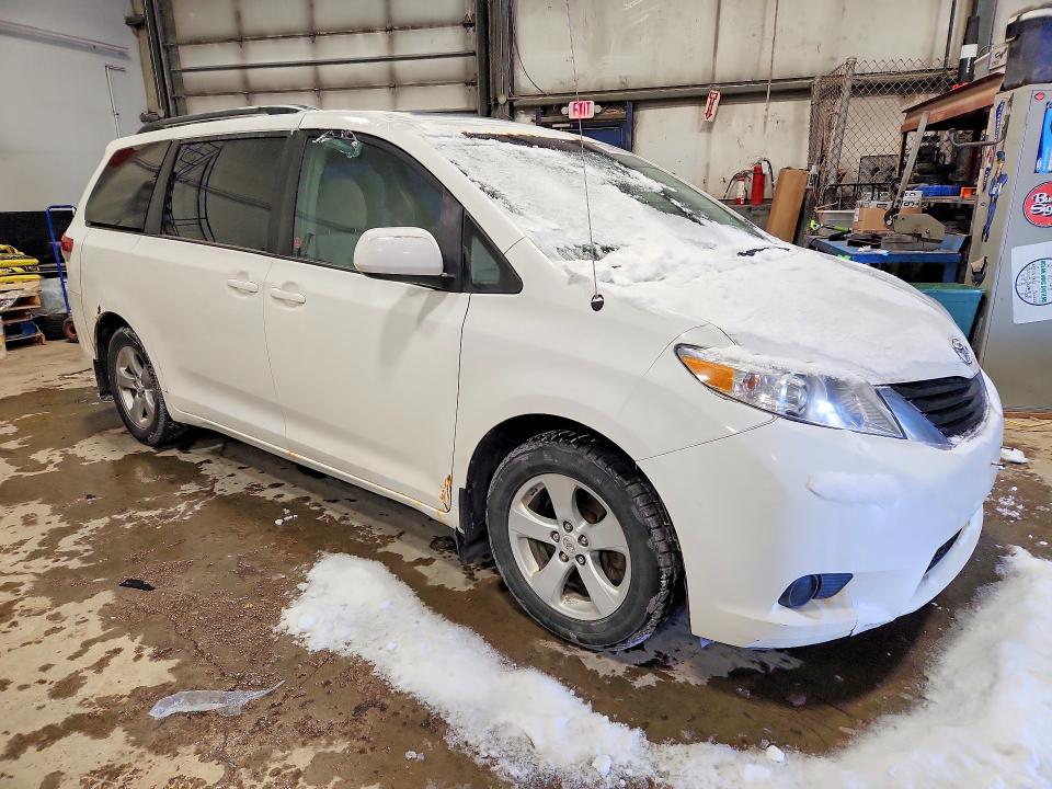 Photo 4 from auction – 2011 TOYOTA SIENNA LE with VIN 5TDKK3DC7BS072340