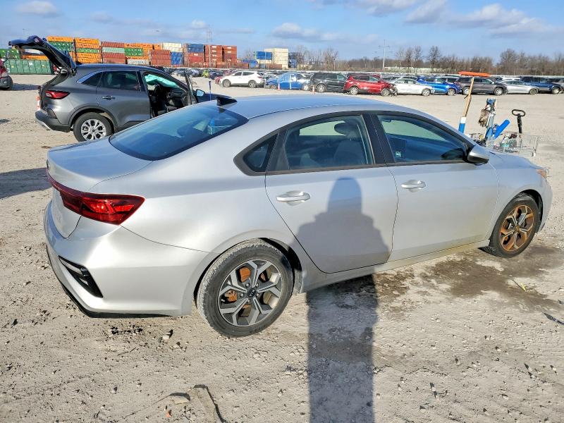 Photo 3 from auction – 2021 KIA FORTE FE with VIN 3KPF24AD8ME271687