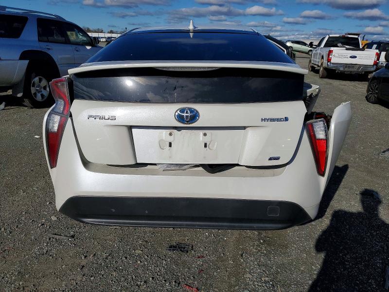 Photo 6 from auction – 2016 TOYOTA PRIUS with VIN JTDKARFU5G3025506