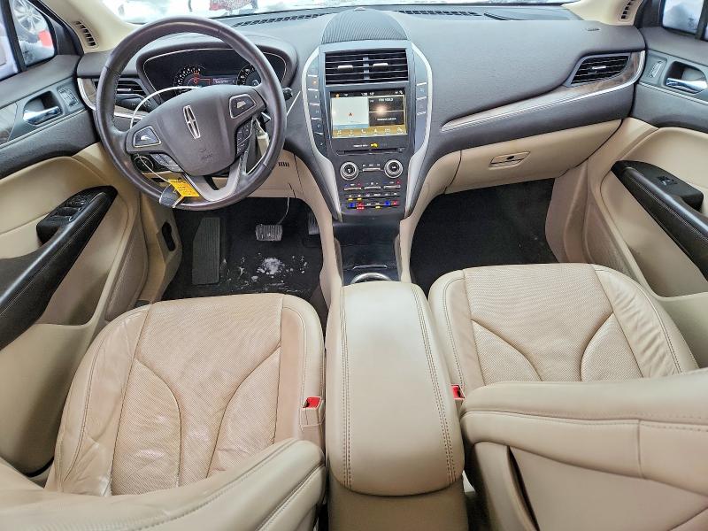 Photo 8 from auction – 2017 LINCOLN MKC with VIN 5LMCJ3D93HUL46643