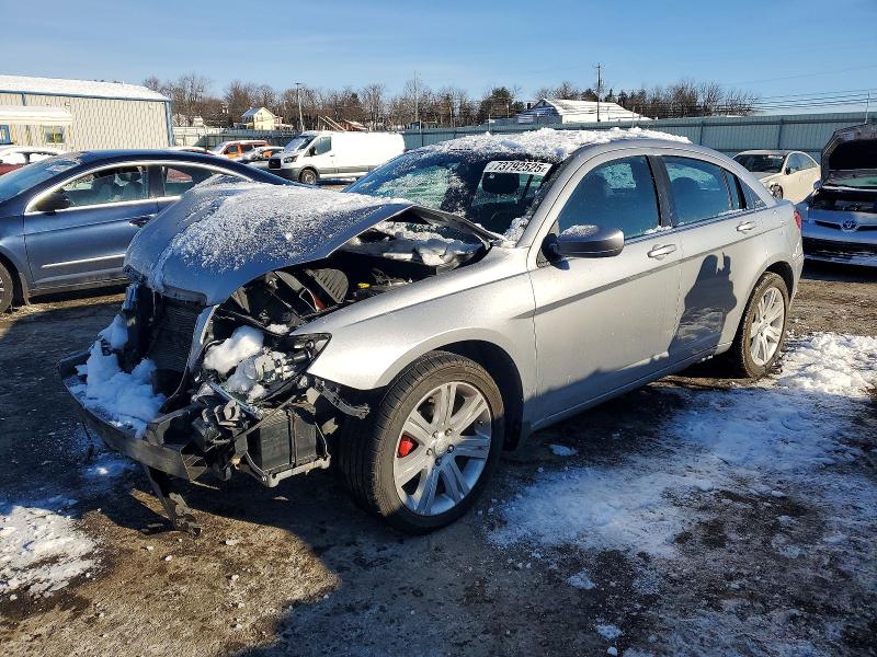 CHRYSLER 200 TOURIN 2013 with VIN 1C3CCBBB6DN735531 - Photo from auction