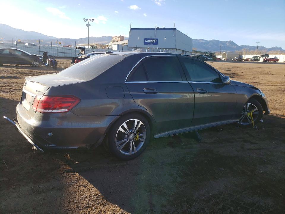 Photo 3 from auction – 2016 MERCEDES-BENZ E with VIN WDDHF0EB2GB221969