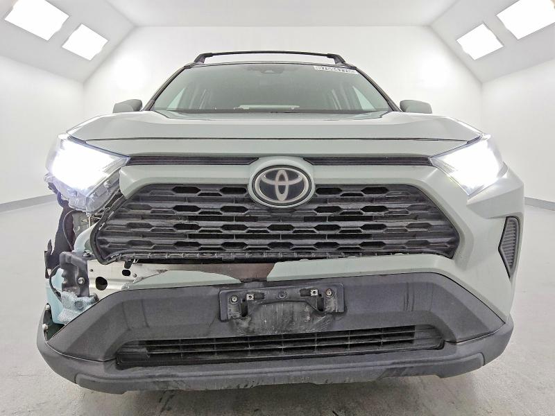 Photo 5 from auction – 2022 TOYOTA RAV4 with VIN 2T3W1RFV8NW221086