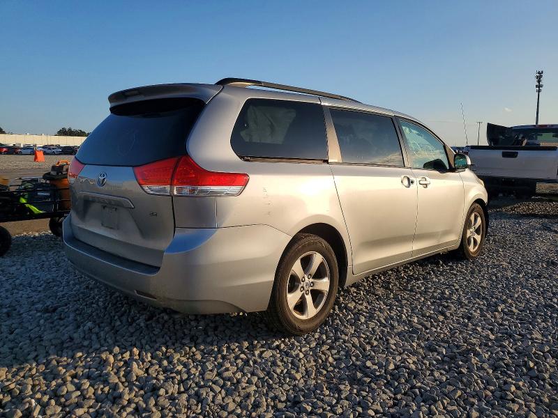 Photo 3 from auction – 2011 TOYOTA SIENNA LE with VIN 5TDKK3DC5BS080825
