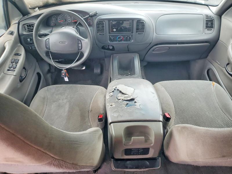 Photo 8 from auction – 2000 FORD EXPEDITION with VIN 1FMRU1561YLC03161