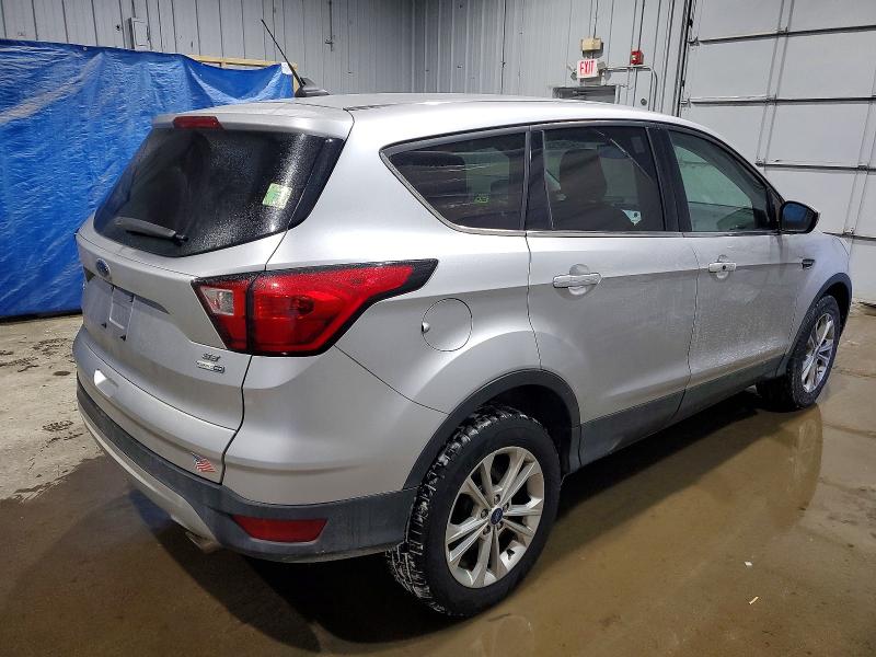 Photo 3 from auction – 2019 FORD ESCAPE SE with VIN 1FMCU9GD7KUB41685