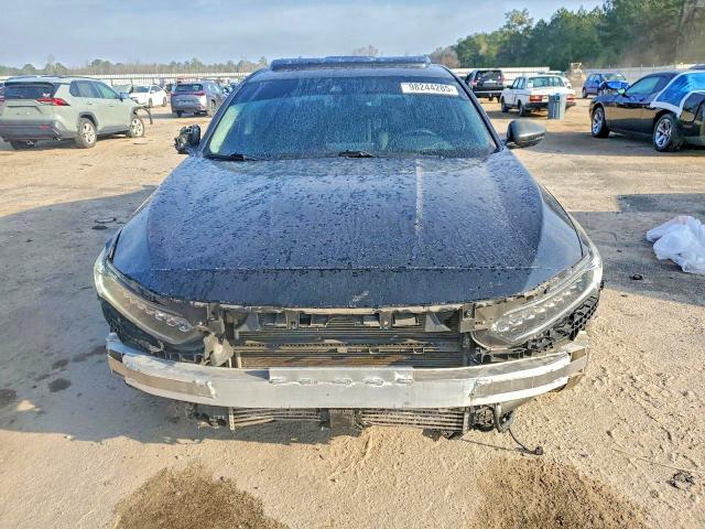 Photo 5 from auction – 2018 HONDA ACCORD TOU with VIN 1HGCV2F95JA039888