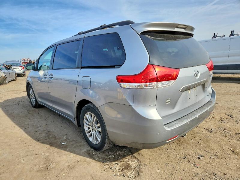 Photo 2 from auction – 2014 TOYOTA SIENNA XLE with VIN 5TDYK3DC2ES484633